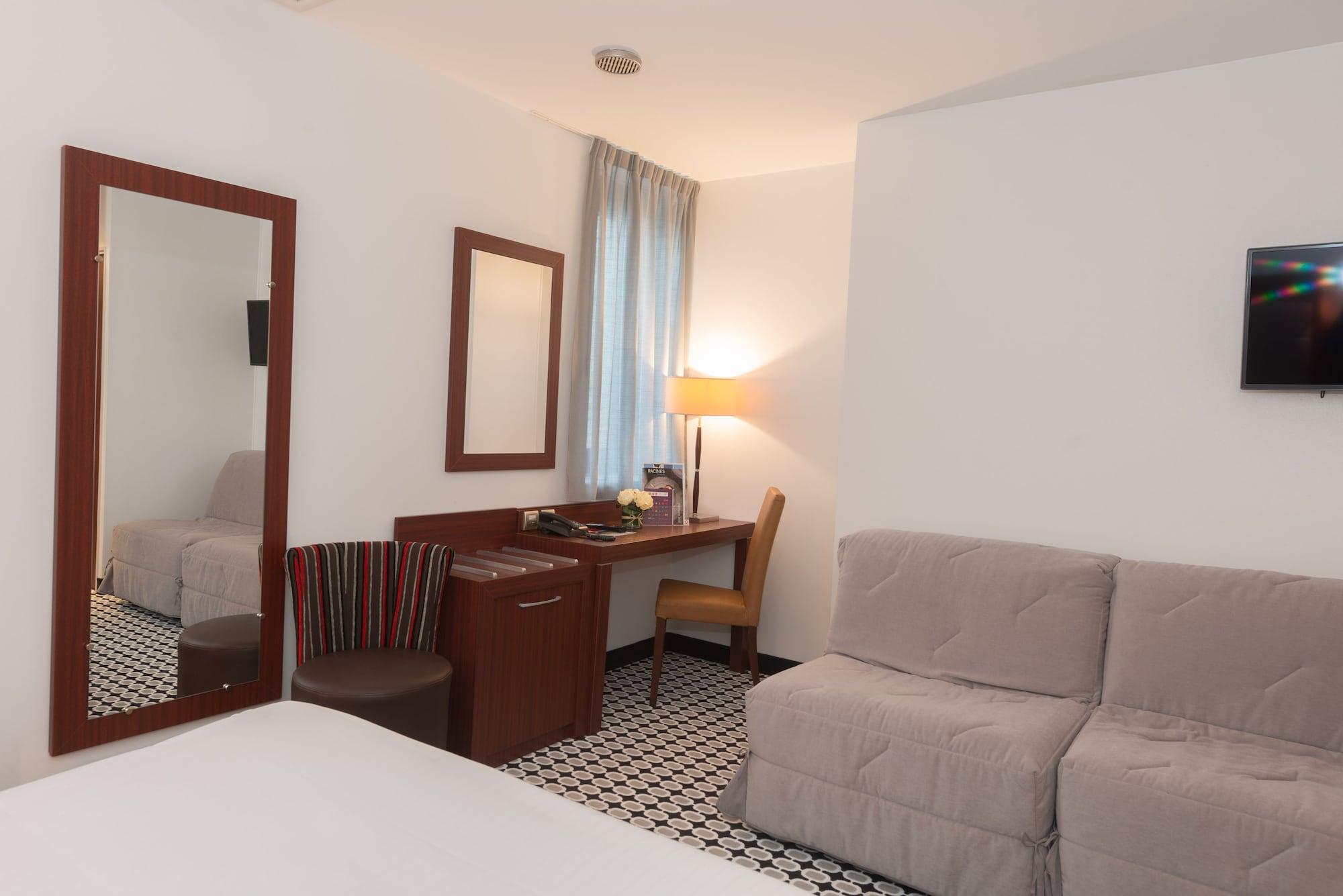 กีริอ๊าด ลิโมฌ ซองทร์ - การ์ - เอเทรียม Hotel ลิมอจส์ ภายนอก รูปภาพ