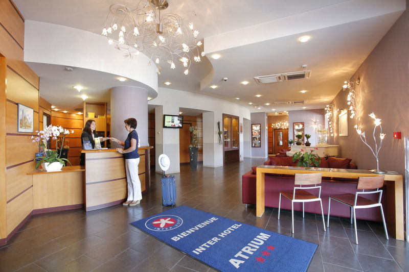 กีริอ๊าด ลิโมฌ ซองทร์ - การ์ - เอเทรียม Hotel ลิมอจส์ ภายนอก รูปภาพ