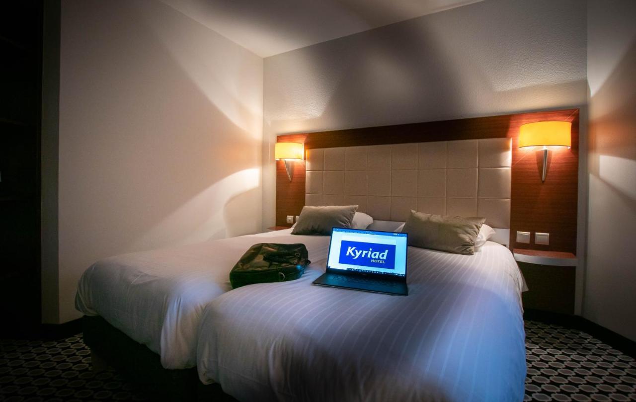 กีริอ๊าด ลิโมฌ ซองทร์ - การ์ - เอเทรียม Hotel ลิมอจส์ ภายนอก รูปภาพ